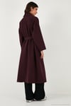 Oversize Fit Kruvaze Yaka Kuşaklı Astarlı Kadın Trençkot 6839617 MÜRDÜM