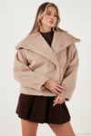 Oversize Geniş Yaka Çıtçıt Düğmeli Astarlı Peluş Kadın Mont 6839623 TAŞ