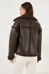 Oversize Kruvaze Yaka Peluş Detaylı Suni Deri Biker Ceket Kadın Mont 6810247 KAHVE