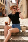 Pamuklu Kolları Fırfırlı Slim Fit Bisiklet Yaka Kadın T Shirt 5864500 SİYAH