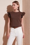 Pamuklu Kolları Fırfırlı Slim Fit Bisiklet Yaka Kadın T Shirt 5864500 KAHVE
