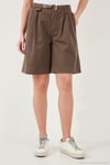 Pamuklu Loose Fit Pileli Kemerli Bermuda Kadın Şort 668YP5439 KAHVE