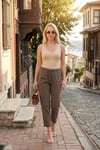 Pamuklu Normal Bel Regular Fit Düz Paça Kadın Pantolon 668YP42282S4 KAHVE