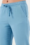 Pamuklu Normal Bel Regular Fit Düz Paça Kadın Pantolon 668YP42282S4 MAVİ