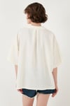 Pamuklu Oversize Yırtmaçlı Kısa Kollu Kadın Gömlek CF25S166965 EKRU