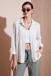 Pamuklu Regular Fit Cepli Kadın Gömlek CF25S16992 EKRU