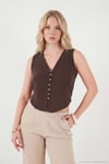 Pamuklu Regular Fit V Yaka Düğme Detaylı Yazlık Bluz Kadın Yelek 5866661 KAHVE