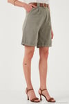 Pamuklu Relaxed Fit Yüksel Bel Kemerli Gabardin Short Kadın Şort 668YP4710 AÇIK HAKİ