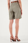 Pamuklu Relaxed Fit Yüksel Bel Kemerli Gabardin Short Kadın Şort 668YP4710 AÇIK HAKİ