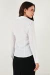 Pamuklu Slim Fit Klasik Yaka Kadın Gömlek 6777423 BEYAZ