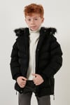Peluş Astarlı Yakası Suni Kürklü Çıkarılabilir Kapüşonlu Kışlık Erkek Çocuk Mont 5761906 SİYAH