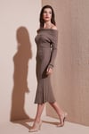 Premium Fitilli Carmen Yaka Slim Fit Midi Boy Triko Kadın Elbise 680EL00033 VİZON