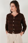Premium Regular Fit Bisiklet Yaka Düğmeli Dokulu Triko Kadın Hırka 680HI00337 KAHVE