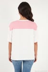 Rahat Kalıp Bisiklet Yaka Omuz Şal Detaylı Kadın T Shirt 5867044 EKRU-PEMBE