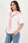 Rahat Kalıp Bisiklet Yaka Omuz Şal Detaylı Kadın T Shirt 5867044 EKRU-PEMBE