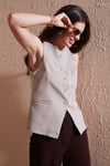 Regular Fit Bisiklet Yaka Kolsuz Düğmeli Basic Bluz Kadın Yelek 65200004 TAŞ
