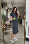 Regular Fit Bisiklet Yaka Yırtmaç Detaylı Midi Kadın Elbise 5866165 FÜME