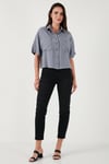 Regular Fit Cep Detaylı Kısa Kollu Kadın Gömlek 6778568 GRİ