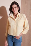Regular Fit Çizgili Göğüs Cepli Dokulu Kadın Gömlek 6772870 SARI