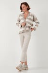Regular Fit Çizgili V Yaka Düğmeli Soft Akrilik Kadın Hırka 4615188 Vizon-Taş