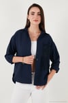 Regular Fit Güpürlü Cep Detaylı Uzun Kollu Kadın Gömlek 6773215 LACİVERT