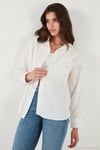 Regular Fit Güpürlü Cep Detaylı Uzun Kollu Kadın Gömlek 6773215 BEYAZ