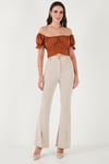 Regular Fit Madonna Yaka Bağlama Detaylı Crop Kadın Bluz 6527017 KAHVE