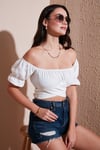 Regular Fit Madonna Yaka Bağlama Detaylı Crop Kadın Bluz 6527017 BEYAZ