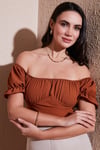 Regular Fit Madonna Yaka Bağlama Detaylı Crop Kadın Bluz 6527017 KAHVE