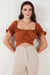 Regular Fit Madonna Yaka Bağlama Detaylı Crop Kadın Bluz 6527017 KAHVE