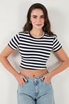 Slim Fit Bisiklet Yaka Çizgili Crop Kadın T Shirt 5866110 LACİVERT