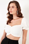Slim Fit Büzgü Detaylı Kalp Yaka Crop Kadın Bluz 5865601 EKRU