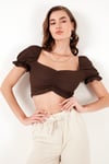 Slim Fit Büzgü Detaylı Kalp Yaka Crop Kadın Bluz 5865601 KAHVE