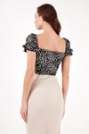 Slim Fit Büzgü Detaylı Kalp Yaka Crop Kadın Bluz 5865601 LEOPAR