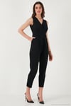 Slim Fit Düz Paça Kruvaze Yaka Kemerli Kadın Tulum 6783626 SİYAH