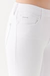 Tess Yüksek Bel Skinny Fit Dar Paça Jeans Kadın Kot Pantolon 100328-81360 BEYAZ