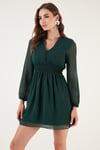 V Yaka Regular Fit Gipeli Düğme Detaylı Şifon Mini Abiye Kadın Elbise 611EL01433 ZÜMRÜT