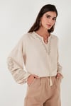Yakası Bağlamalı Kolları Nakışlı V Yaka Regular Fit Kadın Bluz 611BZ0368 TAŞ