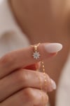 14 Ayar Altın Minimal Şık Çiçek Kolye