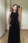 Ceket Detaylı Siyah Piliseli Elbise