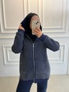 TAŞLI KAPŞONLU 3 İPLİK PANTALONLU TAKIM LACİVERT
