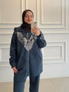 V DETAY PANTALONLU İKİLİ TAKIM PETROL MAVİ