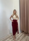DRAPELİ YIRTMAÇLI KUŞAKLI ETEK BORDO
