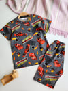 Araba Desenli Şortlu Pijama Takımı
