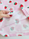 Çilek Desenli Şortlu Pijama Takımı