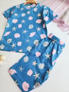 Deniz Kabuğu Desenli Şortlu Pijama Takımı