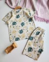 Fil Desenli Şortlu Pijama Takımı