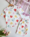 Şortlu Çilek Desenli Pijama Takımı