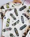 Şortlu Kaykay Desenli Pijama Takımı
