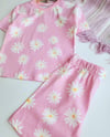 Şortlu Papatya Desenli Pijama Takımı